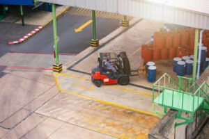 Lee más sobre el artículo El Poder del Epoxy: Clave para Maximizar la Eficiencia de Montacargas en Centros de Distribución